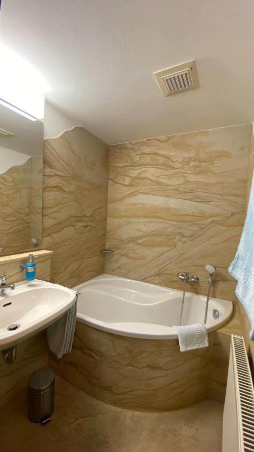 Hotel Goldener Loewe Zeulenroda-Triebes Ngoại thất bức ảnh