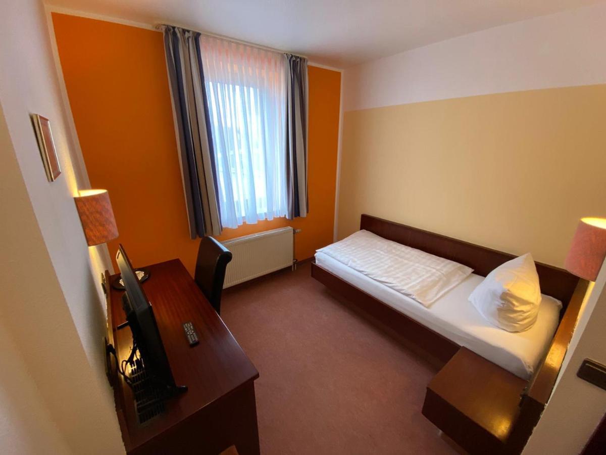 Hotel Goldener Loewe Zeulenroda-Triebes Ngoại thất bức ảnh