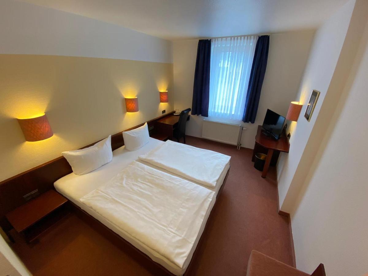 Hotel Goldener Loewe Zeulenroda-Triebes Ngoại thất bức ảnh