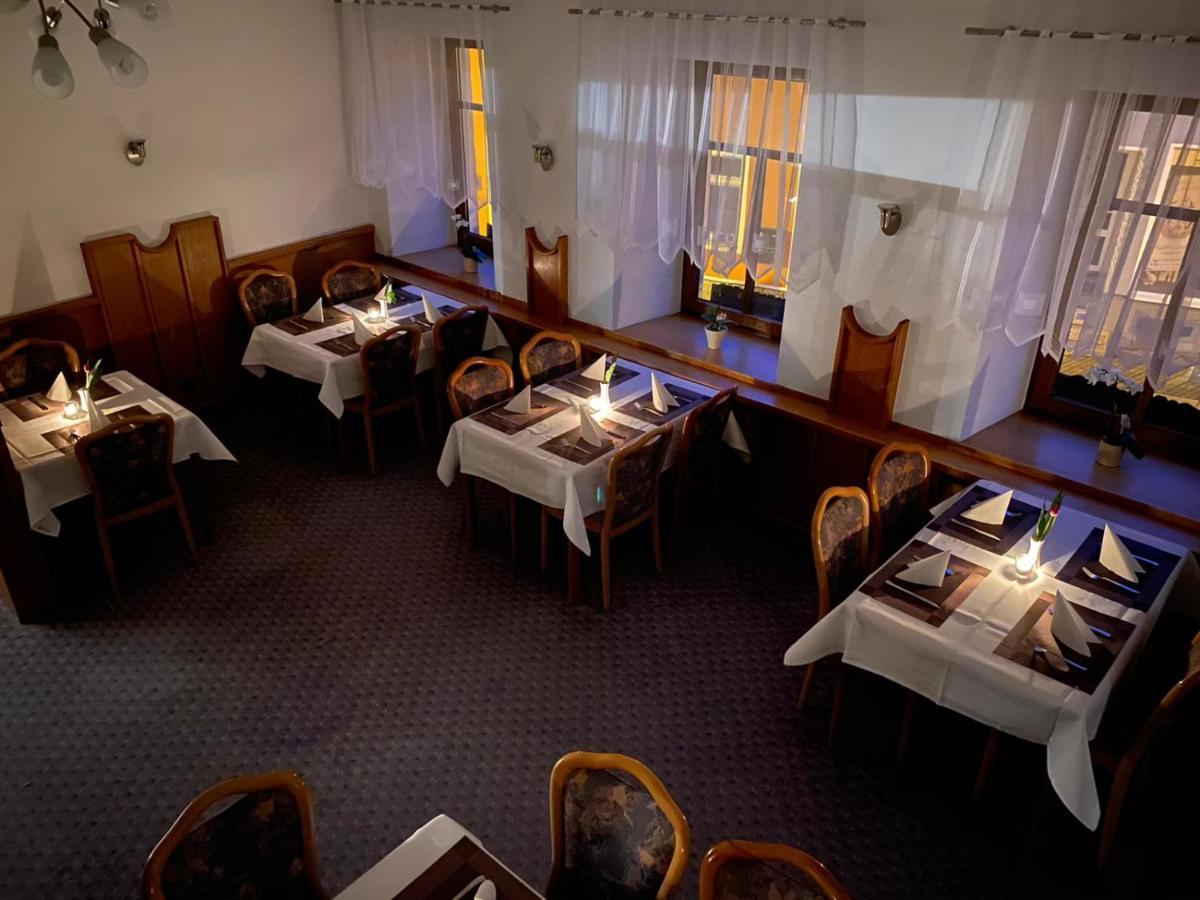 Hotel Goldener Loewe Zeulenroda-Triebes Ngoại thất bức ảnh