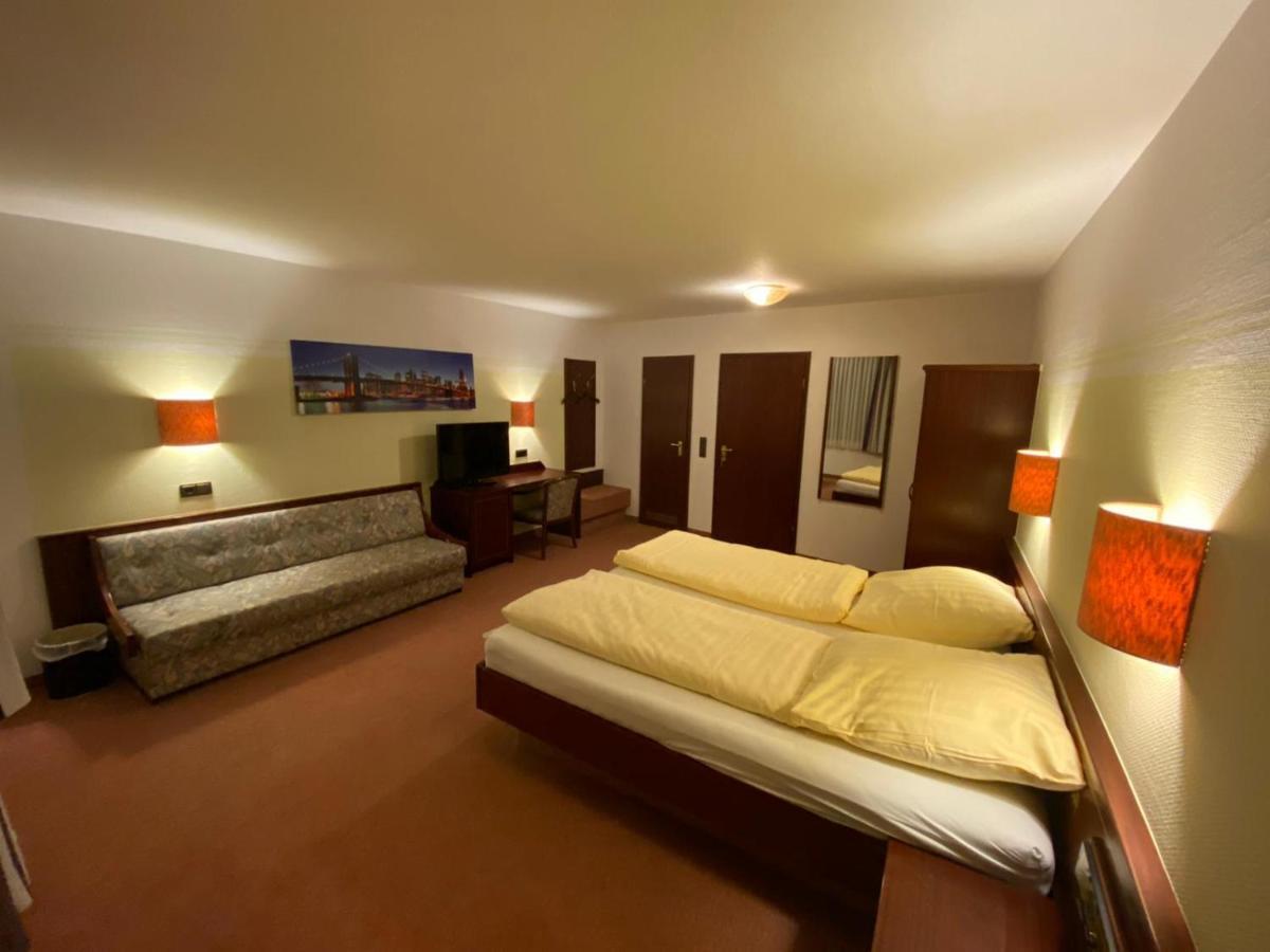 Hotel Goldener Loewe Zeulenroda-Triebes Ngoại thất bức ảnh