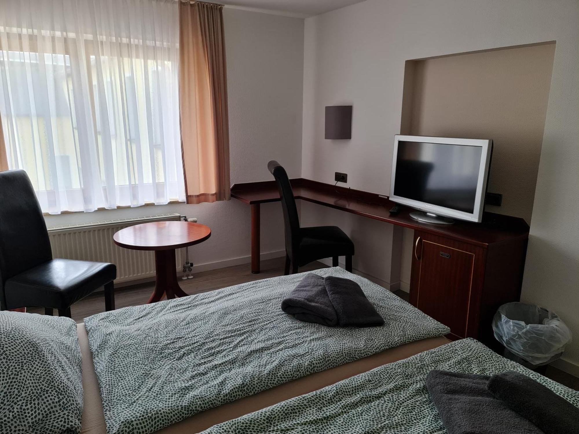 Hotel Goldener Loewe Zeulenroda-Triebes Ngoại thất bức ảnh