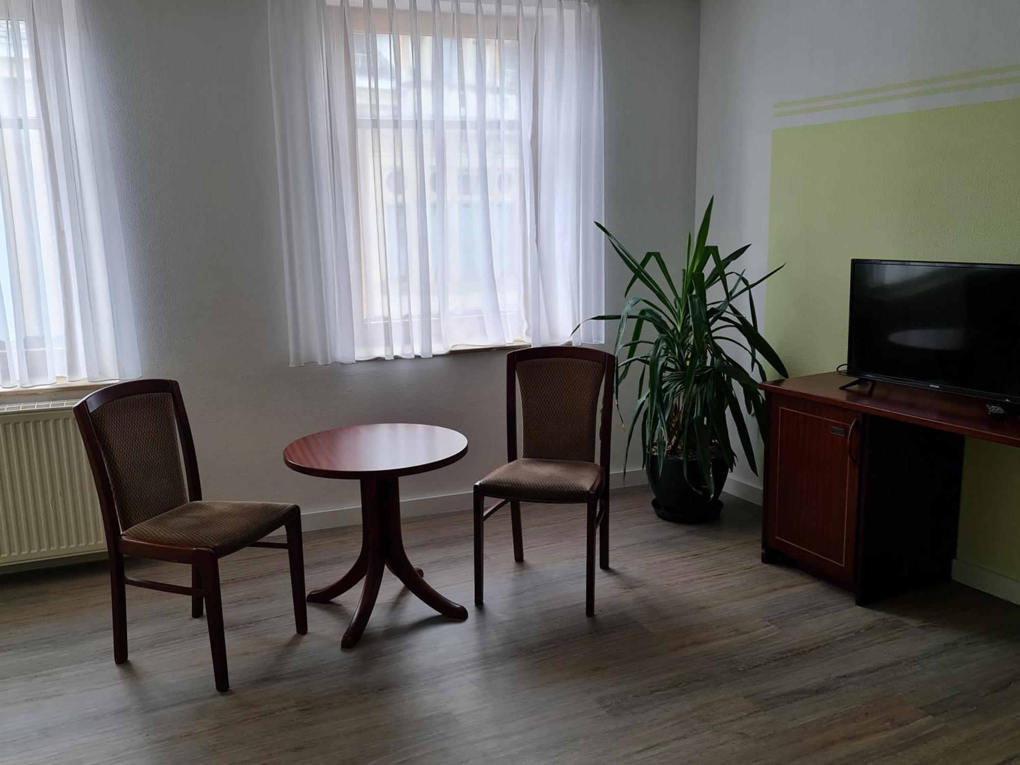 Hotel Goldener Loewe Zeulenroda-Triebes Ngoại thất bức ảnh